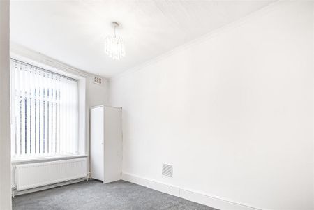 2 bedroom end of terrace house to rent - Photo 2