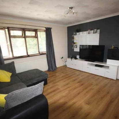 2 bedroom property to rent in Southend On Sea - Photo 1