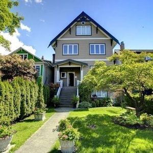 Well-Appointed Furnished Apartment Suite for Rent in Kitsilano #443 - Photo 2