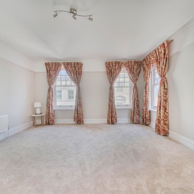 Fulham Road - Photo 1