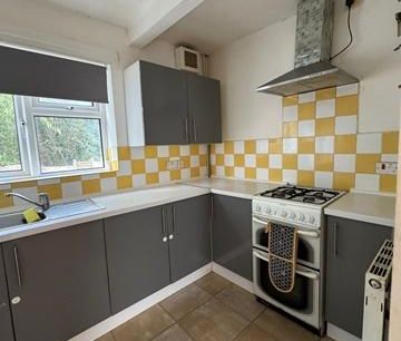 2 bedroom end of terrace house to rent - Photo 5