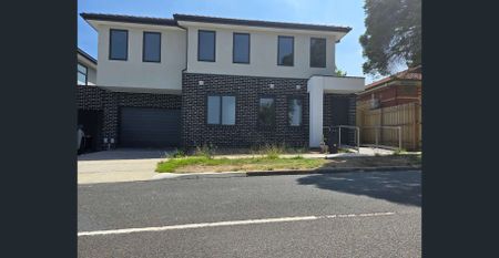 3 MTHS Lease available $360 per week - Photo 3