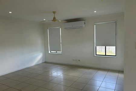 SPACIOUS AND MODERN 4 BEDROOM GEM LOCATED IN NEW AUCKLAND! - Photo 3