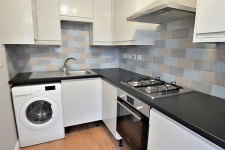 2 bedroom Apartment to rent - Photo 3