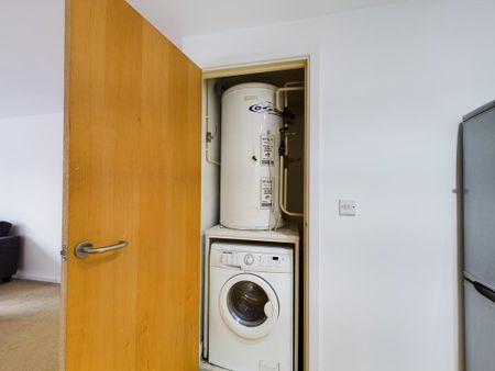 2 bedroom apartment to rent - Photo 2