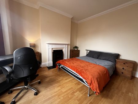 Shillito Road Parkstone, Poole, Dorset, BH12 2BN - Photo 2