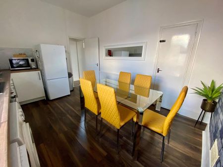 2 bedroom apartment to rent - Photo 3