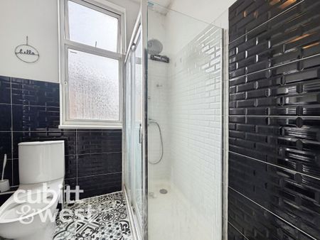 2 bedroom terraced house to rent - Photo 4