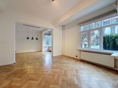Gelijkvloerse verdieping met één slaapkamer in Ixelles - Photo 5
