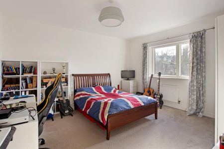 4 bedroom semi-detached house to rent - Photo 5