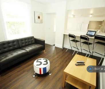 1 bedroom in a house share to rent - Photo 1