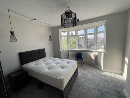 4 bedroom house of multiple occupation to rent - Photo 3