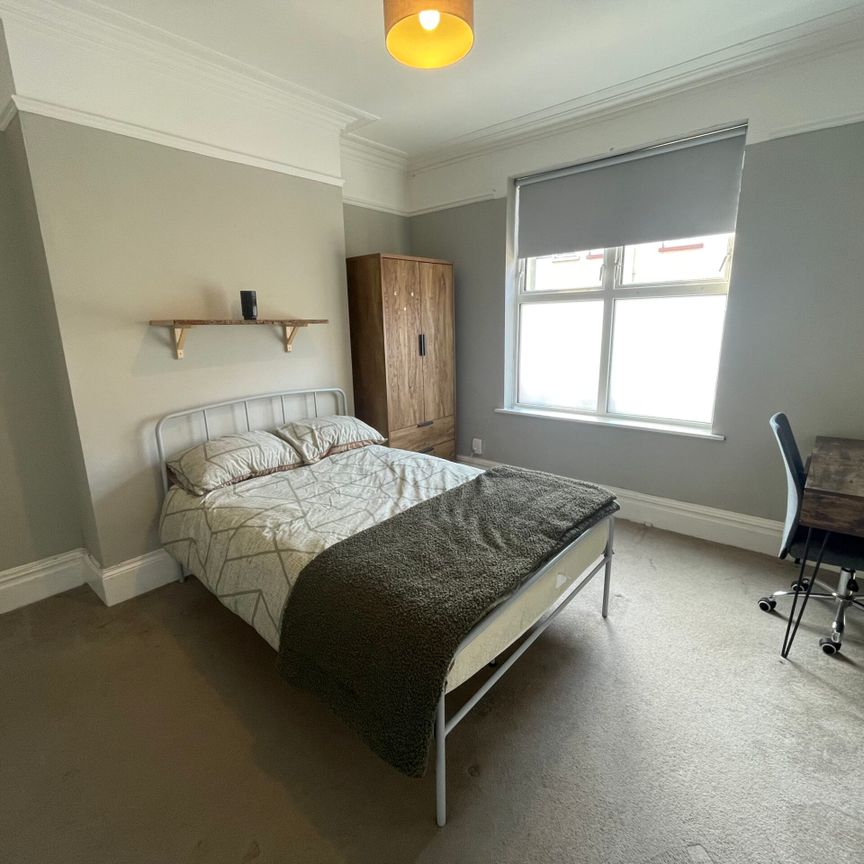 Spare Rooms – Portland Street - Photo 1