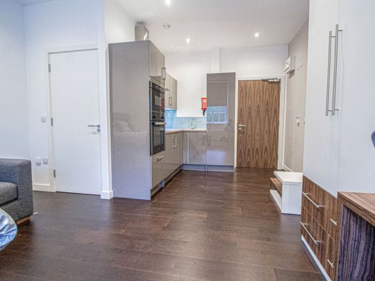 Apt 1, Park Square Residence - Photo 1