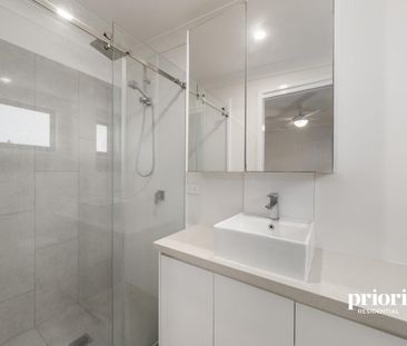 Spacious and private townhouse including solar - Photo 6