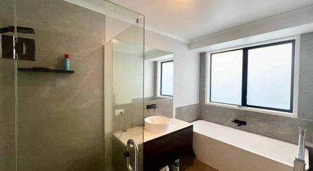 Near New Four Bedroom Home - Photo 5