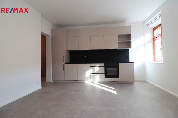 Pronájem bytu 2+kk v osobním vlastnictví 41 m², Praha 5 - Košíře - Fotografie 1