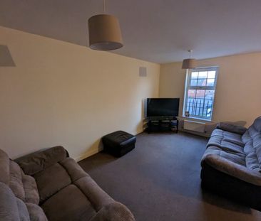 2 bed Apartment - To Let - Photo 3