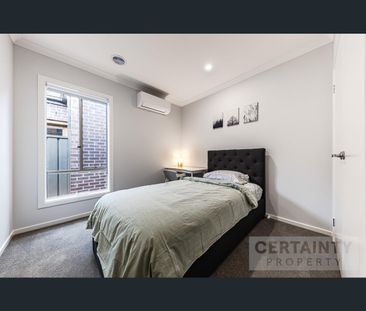 Room 2/ 9 Jacobena, Melton South, Vic 3338 - Photo 3
