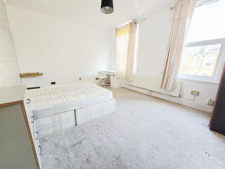 5 bedroom terraced house to rent - Photo 4