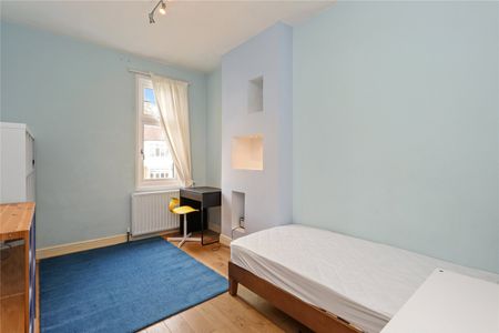 Melbury Gardens, London, SW20 flat to rent - Photo 4