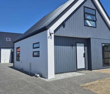 Stylish townhouse, great location coming soon - Photo 5