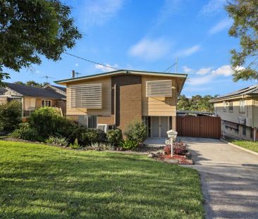 24 Yanderra Avenue, Arana Hills QLD 4054 - Photo 2