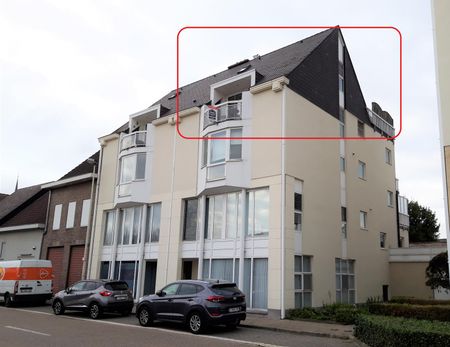 CENTRAAL GELEGEN EN RUIM DUPLEX APPARTEMENT MET 3 TERASSEN - Photo 4