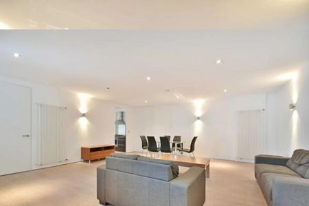 A contemporary 2 apartment in a modern development with entry video system - Photo 5