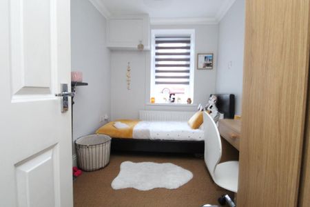 3 bedroom terraced house to rent - Photo 3