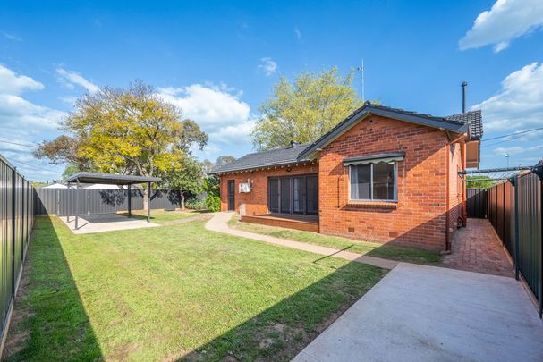Low Maintenance in School Precinct! - Photo 1
