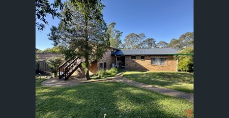 Stylish, Light-Filled Family Home in a Quiet North Nowra Street - Photo 2