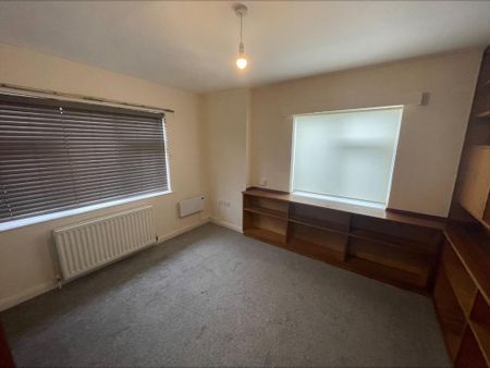 4 bedroom detached house to rent - Photo 4