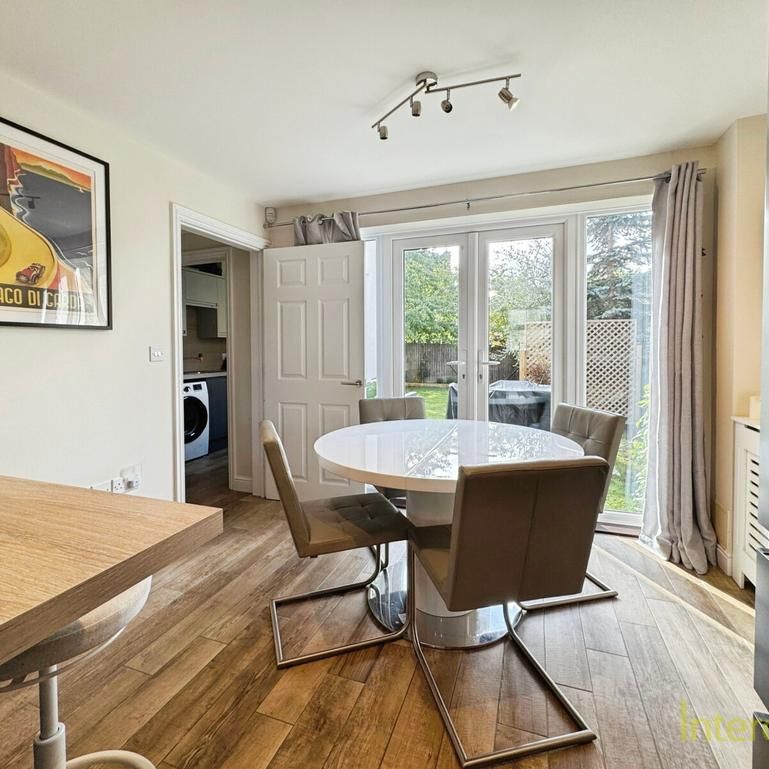 4 bedroom link detached house to rent - Photo 1