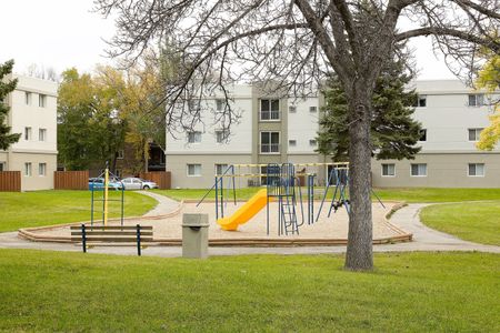 St. Vital Villa - Photo 5