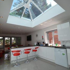 111 TIVERTON ROAD - Photo 2