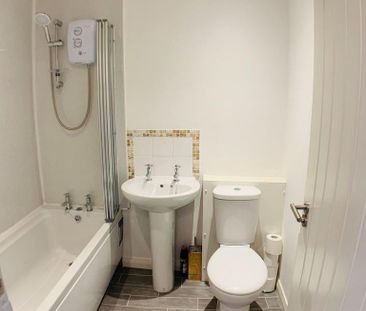 2 bedroom terraced house to rent - Photo 2