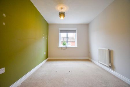 3 bedroom semi-detached house to rent - Photo 4