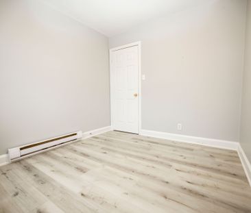 For Lease - 37 Holland Street Unit# 1, Bradford West Gwillimbury, O... - Photo 6