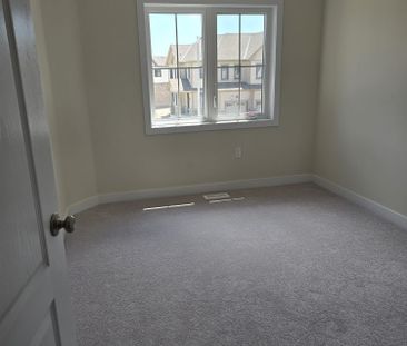 For Lease - 73 Keelson Street, Welland, Ontario - Photo 3