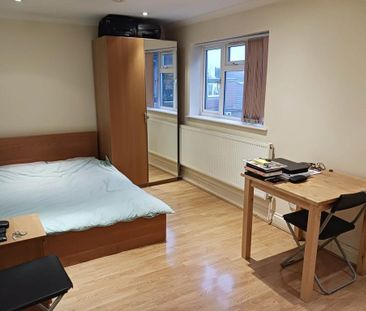 Studio to rent - Photo 6