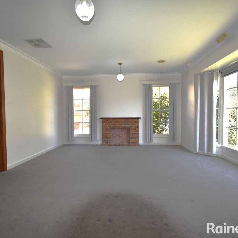 Spacious and Beautiful Home! - Photo 1