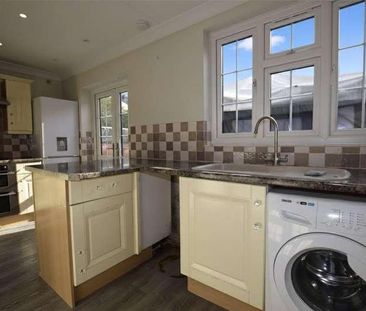 Cedar Road, Romford, RM7 - Photo 6