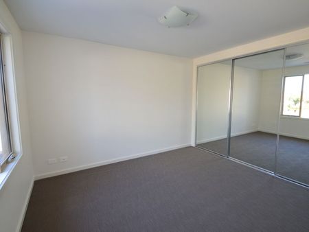 3/5 Worsley Avenue, Clayton South VIC 3169 - Townhouse For Rent | Domain - Photo 4