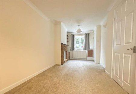 Nadder Terrace, Salisbury, SP2 - Photo 2