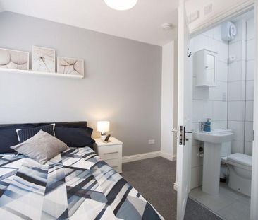 6 bedroom semi-detached house to rent - Photo 6