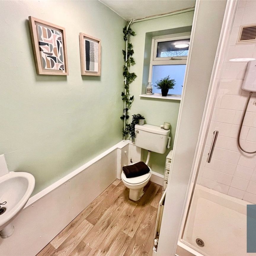 Whinney Hill Park, Brighouse, HD6 - Photo 1