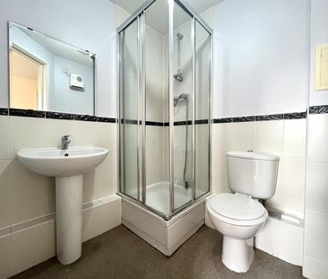 2 Bedroom Flat - First Floor To Let - Photo 4