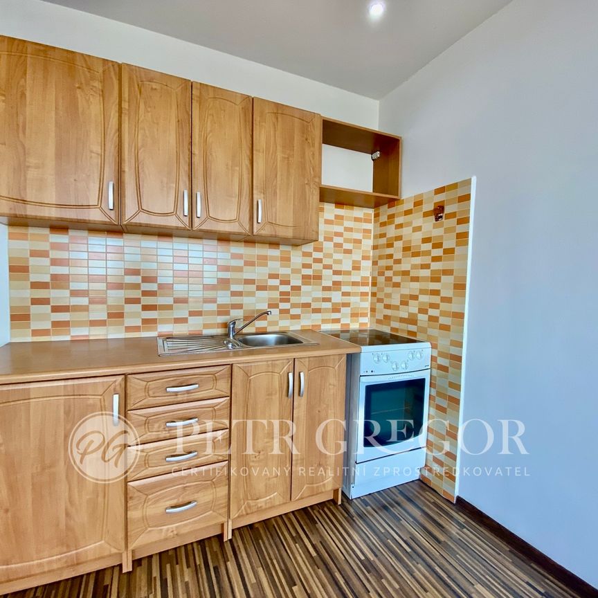 Pronájem bytu 1+kk a garsoniéry 28 m² - Photo 1