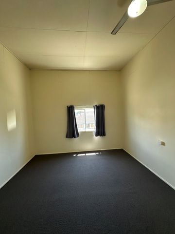 1/42 Ford Street, Hermit Park - Photo 2